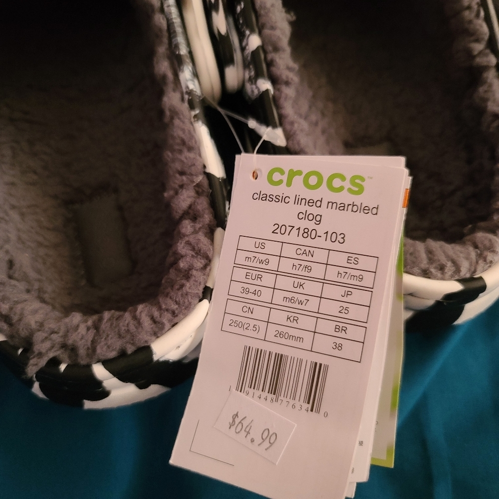 Crocs - Picture 8 of 14